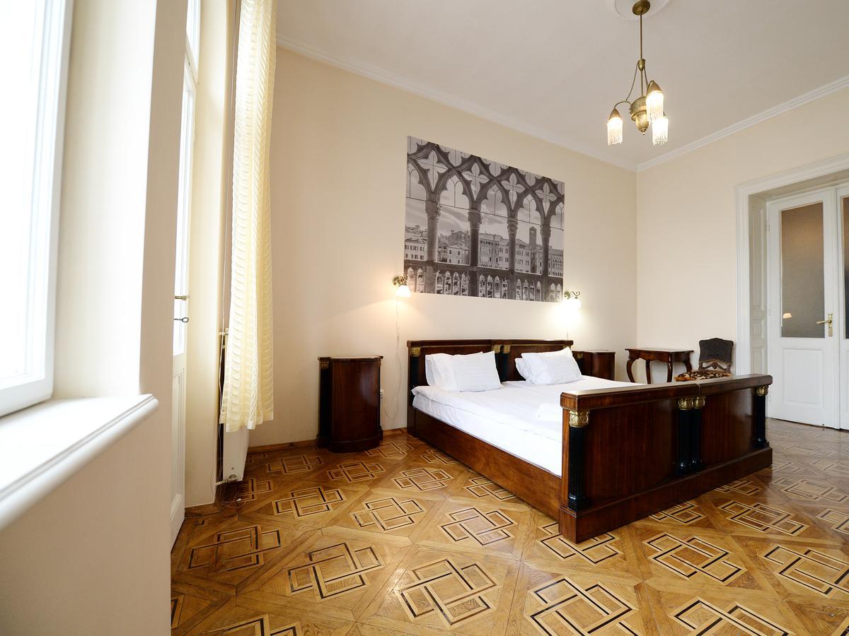The Historical Family Nest In City Centre Lviv Luaran gambar