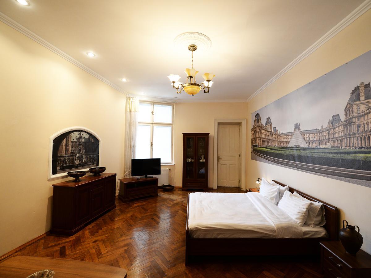 The Historical Family Nest In City Centre Lviv Luaran gambar
