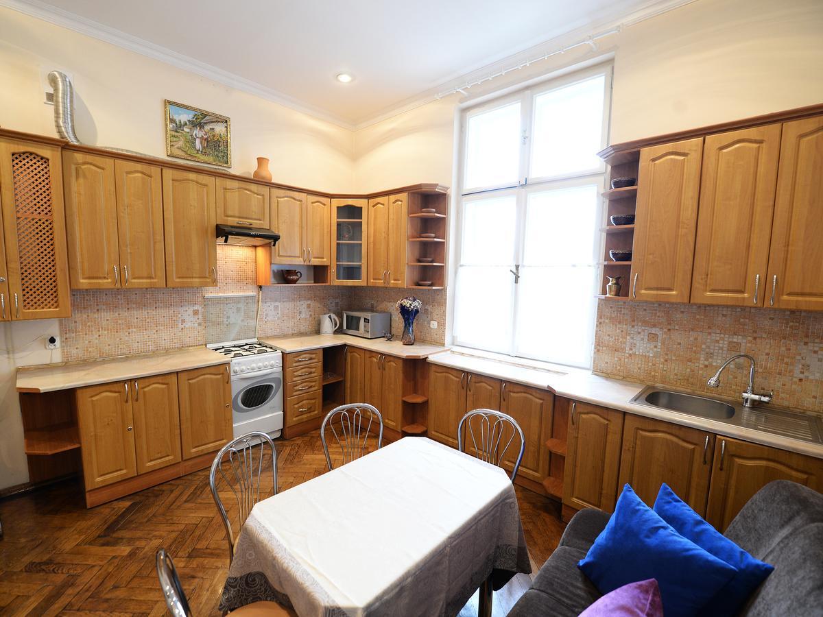 The Historical Family Nest In City Centre Lviv Luaran gambar