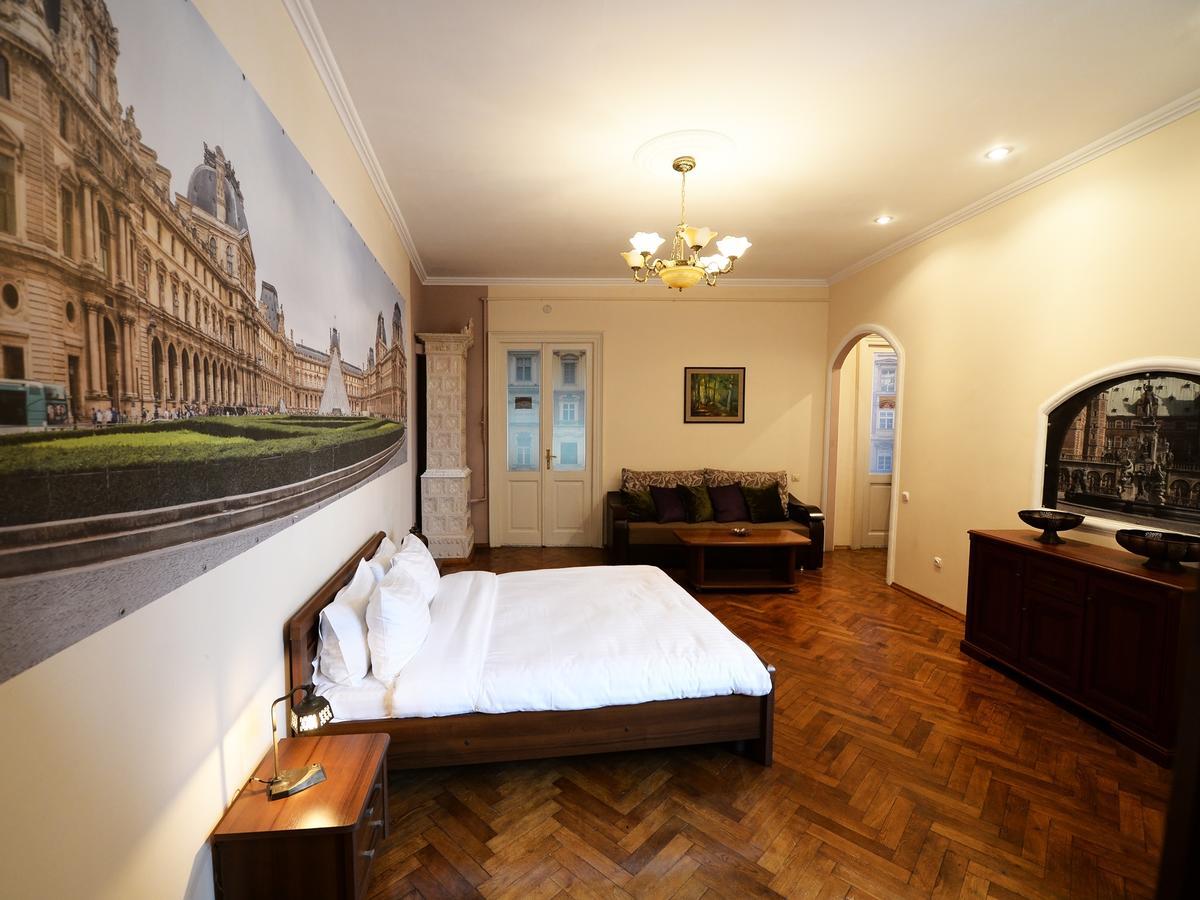 The Historical Family Nest In City Centre Lviv Luaran gambar