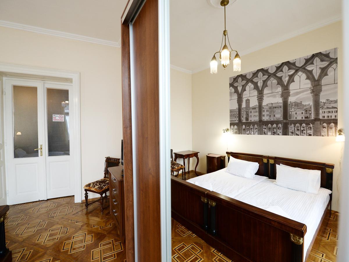 The Historical Family Nest In City Centre Lviv Luaran gambar