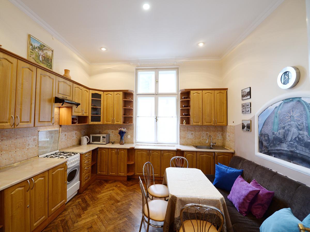 The Historical Family Nest In City Centre Lviv Luaran gambar